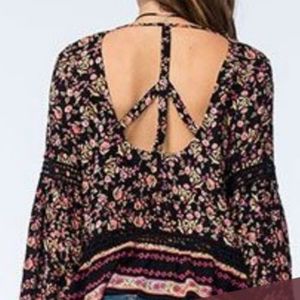 ✨50% OFF✨ Patrons of Peace paisley peace top